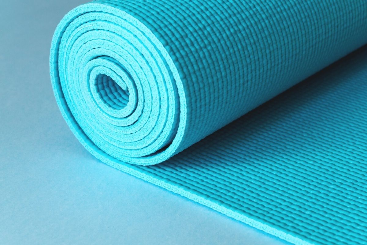 Teal yoga mat as motivation for excersize