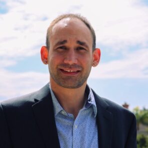 Guest  |  Ben Stori